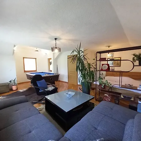 Forest Grove Hideaway *